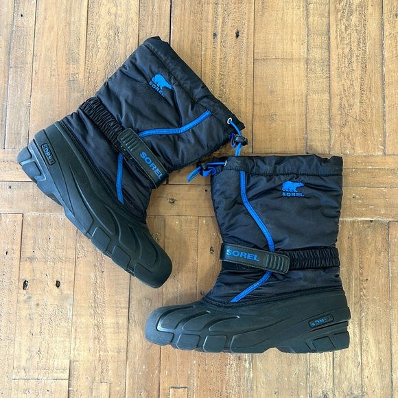 Sorel black flurry youth 7 insulated waterproof snow boots - Picture 1 of 9